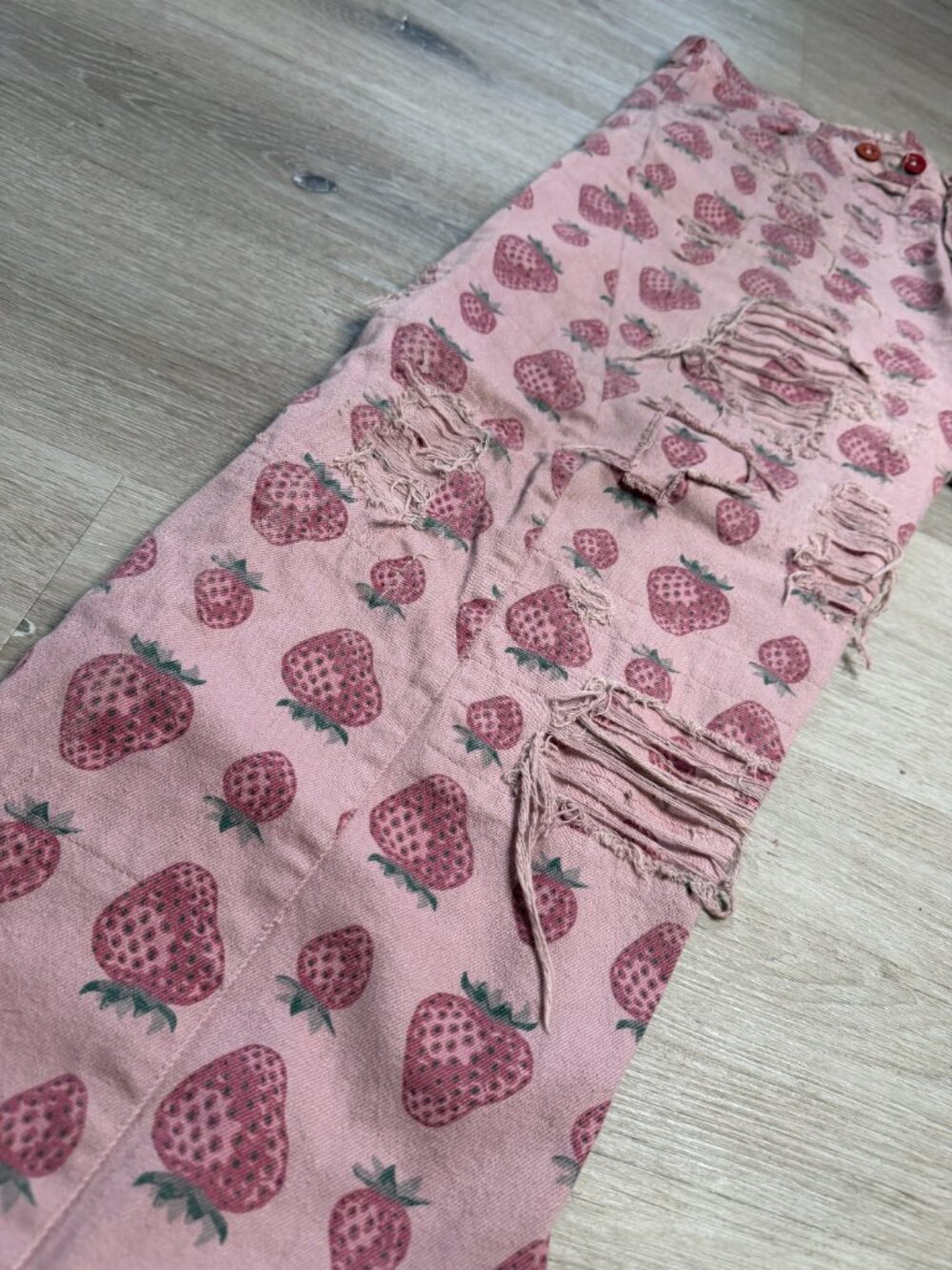Magnolia Pearl Strawberry Trousers Sweet Kiss OS - Picture 2 of 7